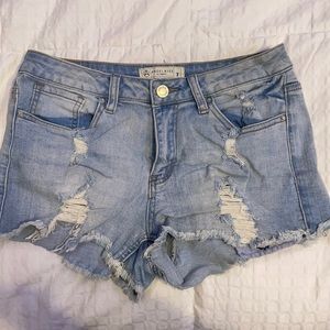 Angel kiss, size 7 Jean shorts